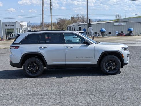 New 2026 Jeep Grand Cherokee 4WD image 4
