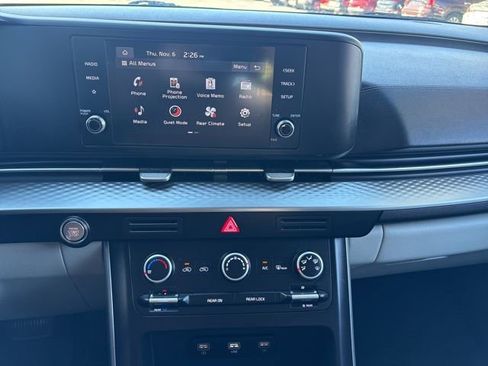 Certified 2023 Kia Carnival LX image 15