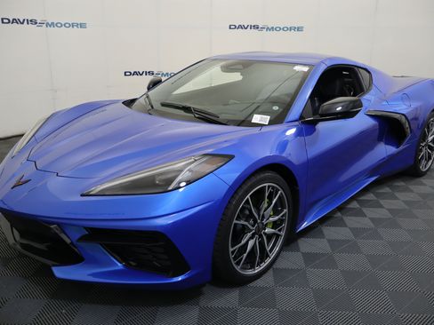 Used 2024 Chevrolet Corvette Stingray Preferred Cpe RWD image 13