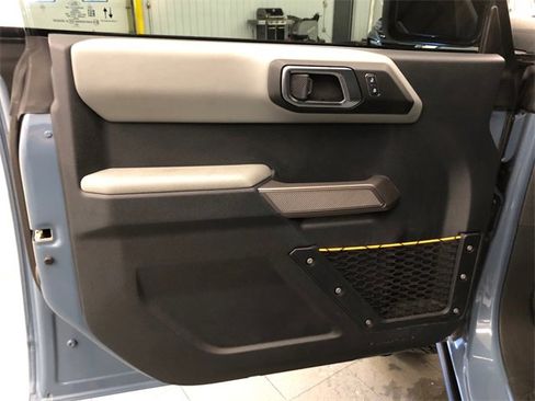 Used 2023 Ford Bronco Badlands image 12