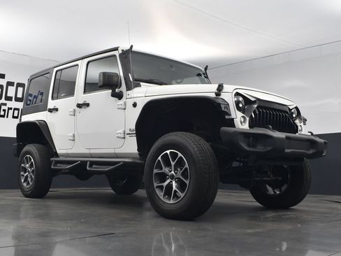 Used 2014 Jeep Wrangler Unlimited Rubicon w/ Connectivity Group AWD/4WD image 23
