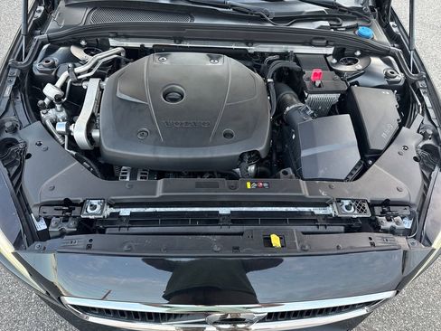 Used 2019 Volvo S60 T5 Momentum image 23