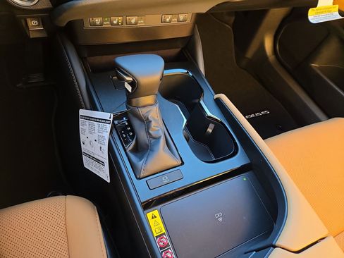 New 2025 Lexus ES 350 w/ Premium Package image 22