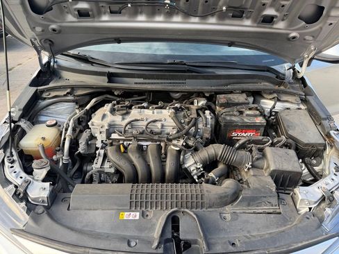 Used 2021 Toyota Corolla LE FWD image 15
