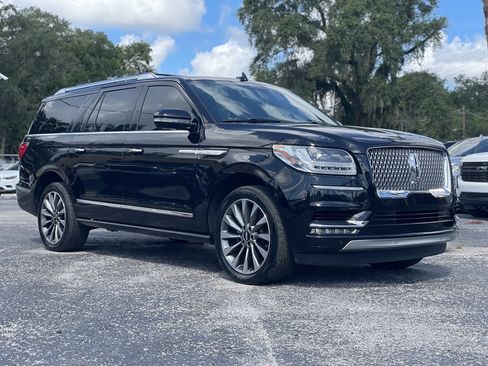 Used 2019 Lincoln Navigator L Select AWD/4WD image 11
