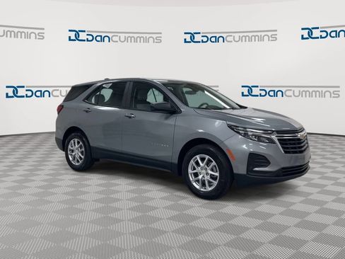 Used 2024 Chevrolet Equinox LS FWD image 2