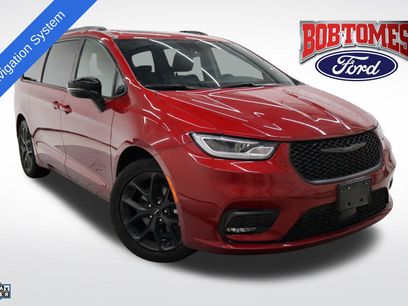 Used 2025 Chrysler Pacifica Limited