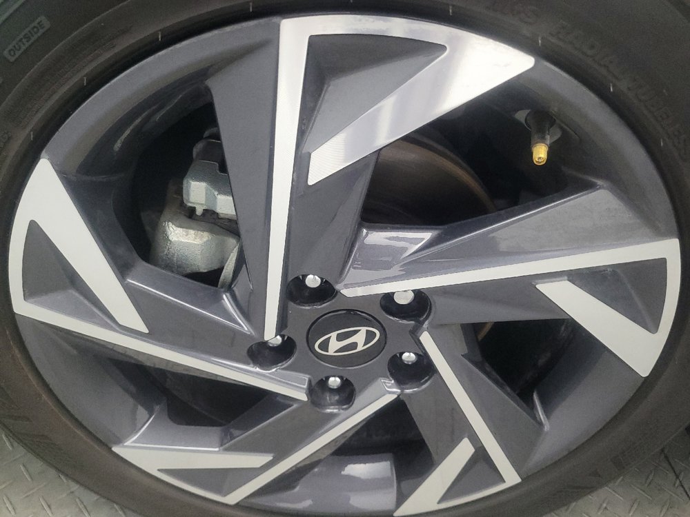 Used 2025 Hyundai Elantra Sport FWD image 31