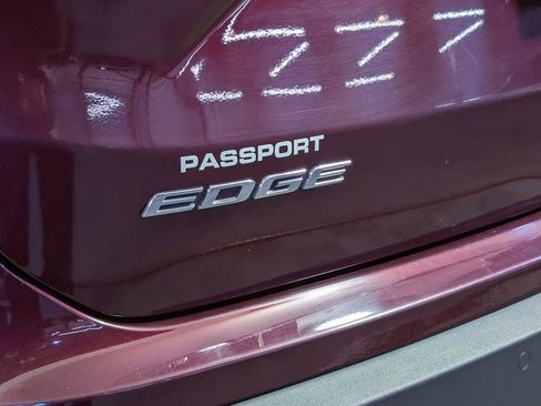 Used 2020 Ford Edge Titanium image 11