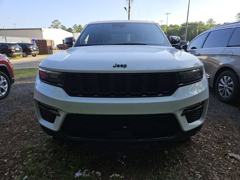 Used 2025 Jeep Grand Cherokee Limited w/ Black Appearance Package RWD image 3