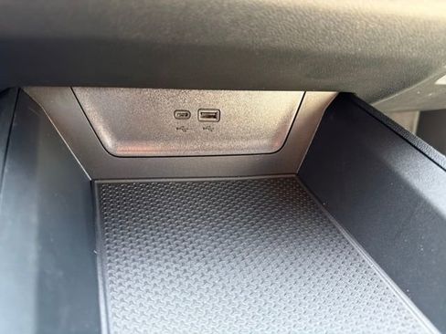 New 2026 Chevrolet Equinox LT w/ Safety and Technology Package FWD image 27