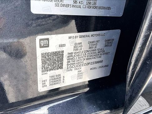 Used 2023 Chevrolet Silverado 1500 RST AWD/4WD image 19