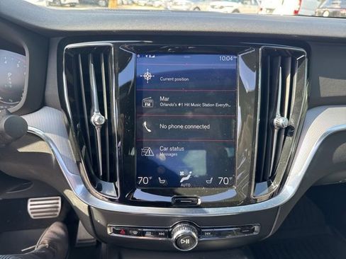 Used 2019 Volvo S60 T5 R-Design image 17