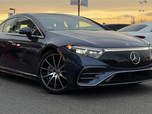 Used 2023 Mercedes-Benz EQS 580 4MATIC Sedan image 6