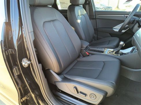 New 2025 Audi Q3 2.0T Premium image 13