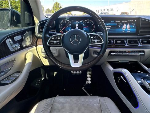 Used 2022 Mercedes-Benz GLS 450 4MATIC image 11