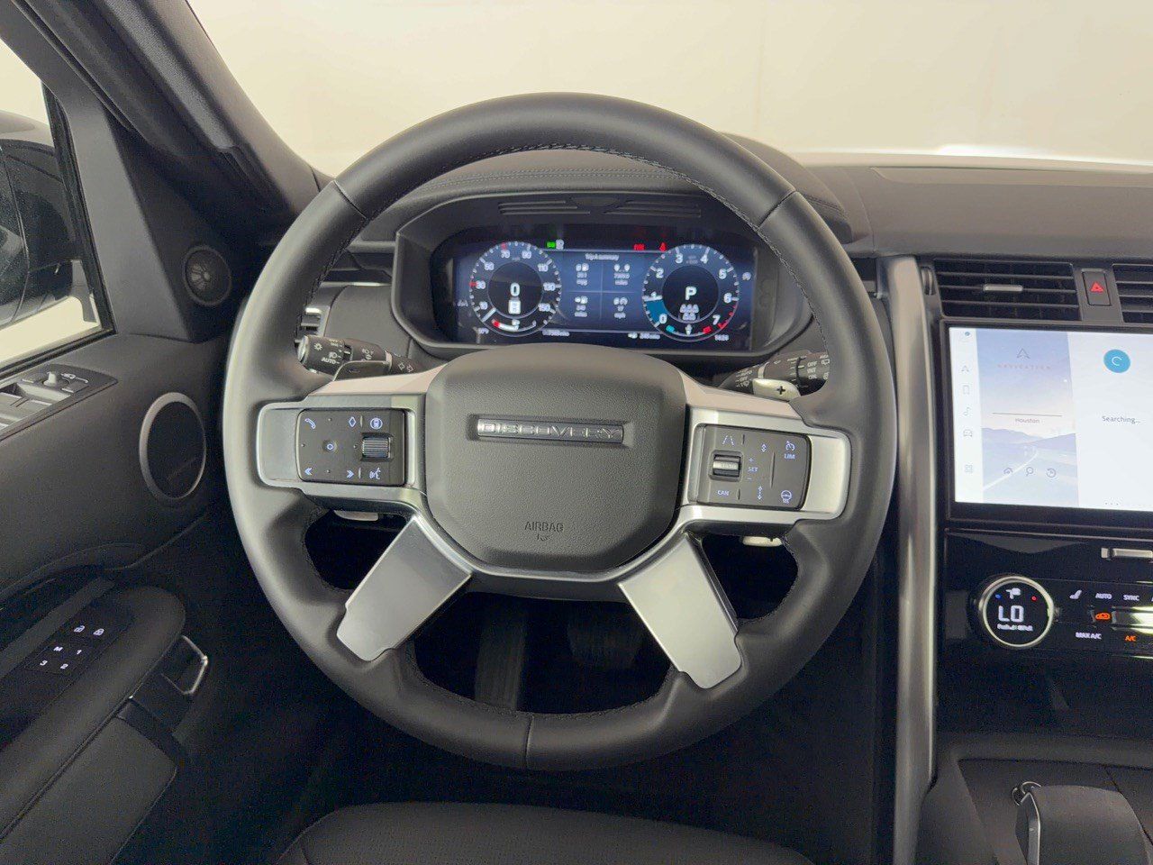 Used 2026 Land Rover Discovery S AWD/4WD image 10