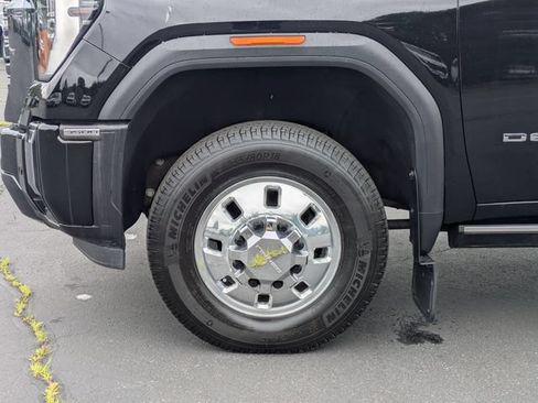 Used 2024 GMC Sierra 3500 Denali Ultimate AWD/4WD image 10