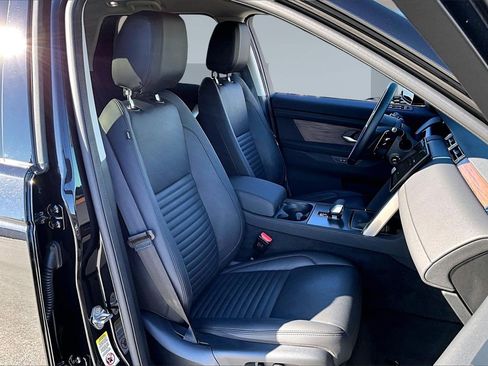 Used 2025 Land Rover Discovery Sport S image 27