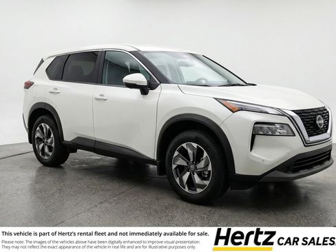 Used 2025 Nissan Rogue SV image 1
