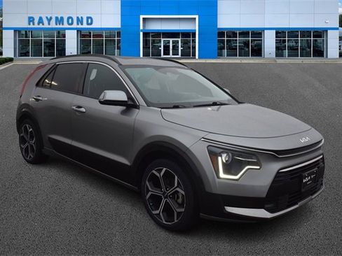 Used 2023 Kia Niro EX Touring image 1