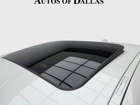 Used 2025 BMW 330i Sedan image 11