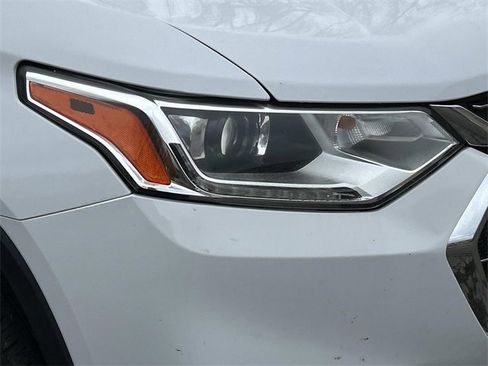 Used 2018 Chevrolet Traverse LT image 9