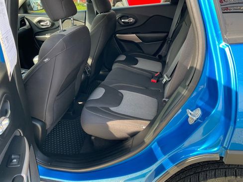 Used 2017 Jeep Cherokee Altitude image 15