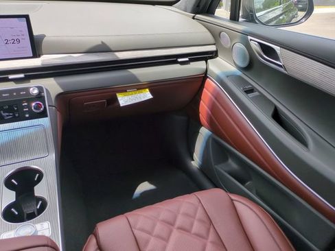 Used 2025 Genesis GV80 3.5T Prestige AWD/4WD image 15