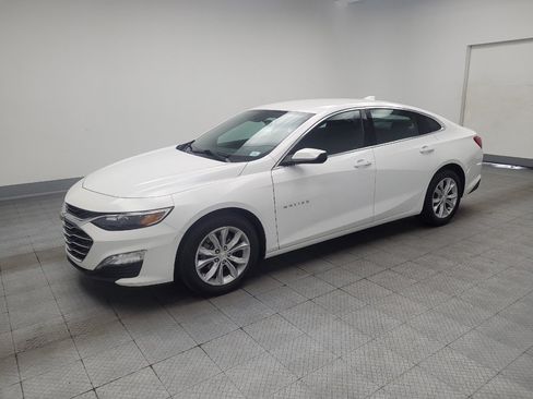 Used 2025 Chevrolet Malibu LT FWD image 2