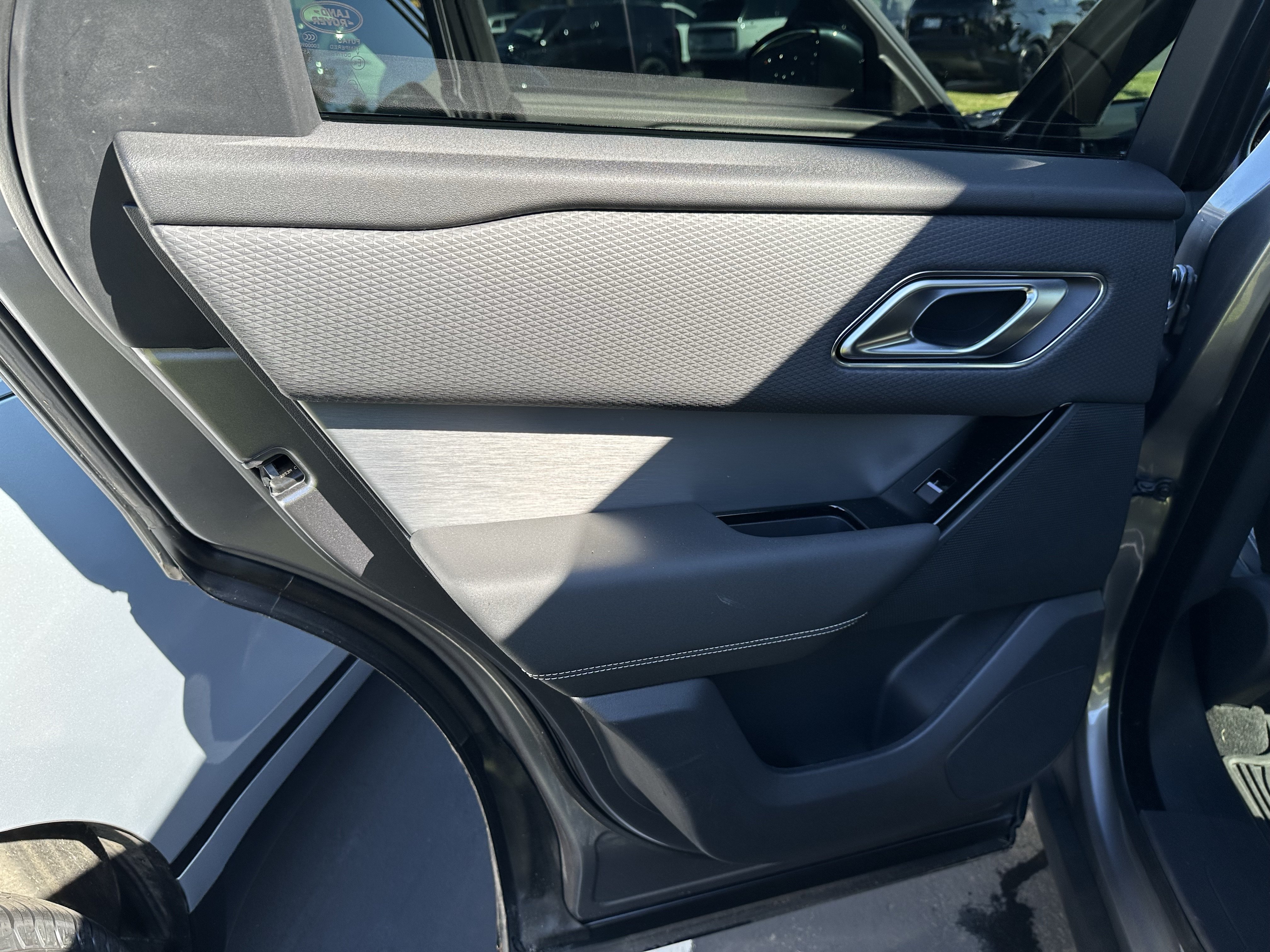 Used 2023 Land Rover Range Rover Velar R-Dynamic S AWD/4WD image 27