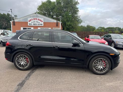 Used 2011 Porsche Cayenne Turbo AWD/4WD image 4