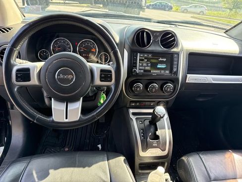 Used 2017 Jeep Compass High Altitude AWD/4WD image 18
