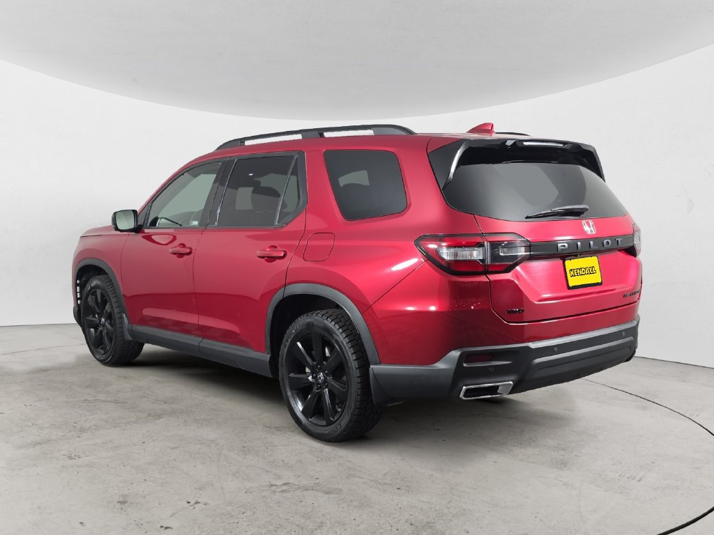 Used 2025 Honda Pilot Black Edition image 7