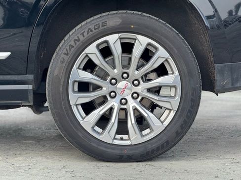 Used 2023 GMC Yukon Denali image 3