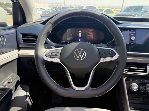 Certified 2024 Volkswagen Taos SE FWD image 18
