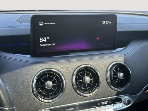 Used 2022 Kia Stinger GT1 AWD/4WD image 11
