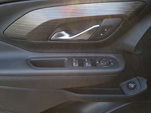 Certified 2023 GMC Terrain SLE w/ Driver Convenience Package AWD/4WD image 13