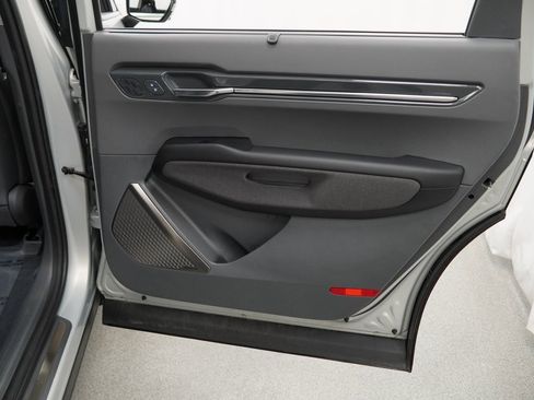 Used 2024 Kia EV9 Land image 51