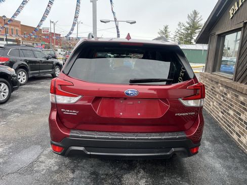 Used 2019 Subaru Forester Premium image 3