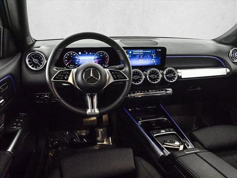 Certified 2025 Mercedes-Benz GLB 250 4MATIC image 20