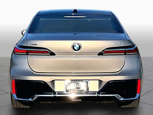 Used 2024 BMW 740i xDrive w/ Executive Package AWD/4WD image 4