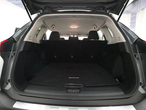 Certified 2023 Nissan Rogue SV image 10
