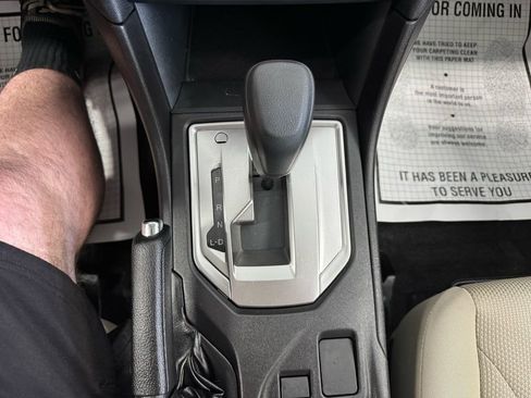 Used 2017 Subaru Impreza 2.0i AWD/4WD image 40