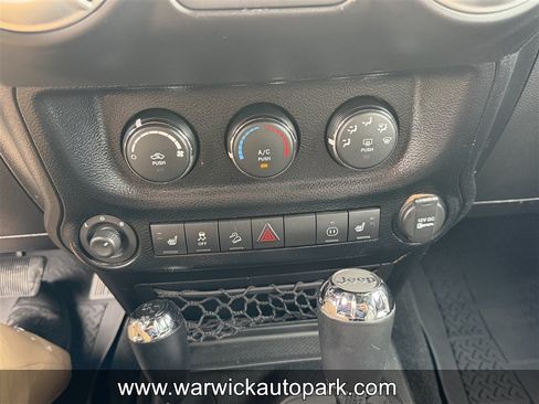 Used 2012 Jeep Wrangler Unlimited Sahara w/ Max Tow Pkg AWD/4WD image 12