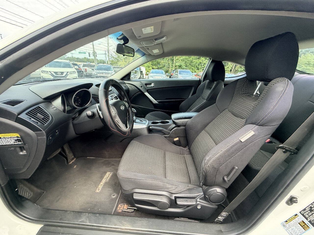 Used 2010 Hyundai Genesis 2.0T RWD image 21