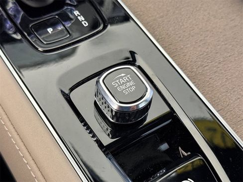 New 2026 Volvo XC90 B6 Core image 23