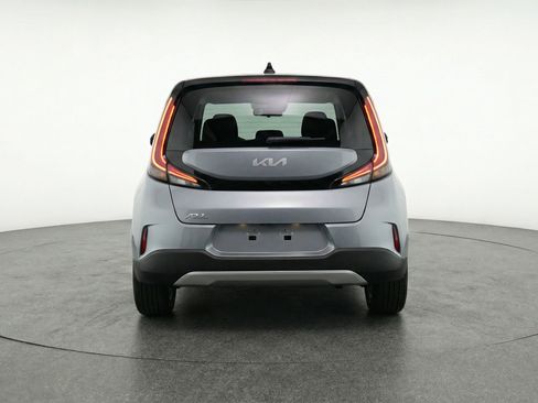 Used 2025 Kia Soul LX w/ LX Technology Package FWD image 7