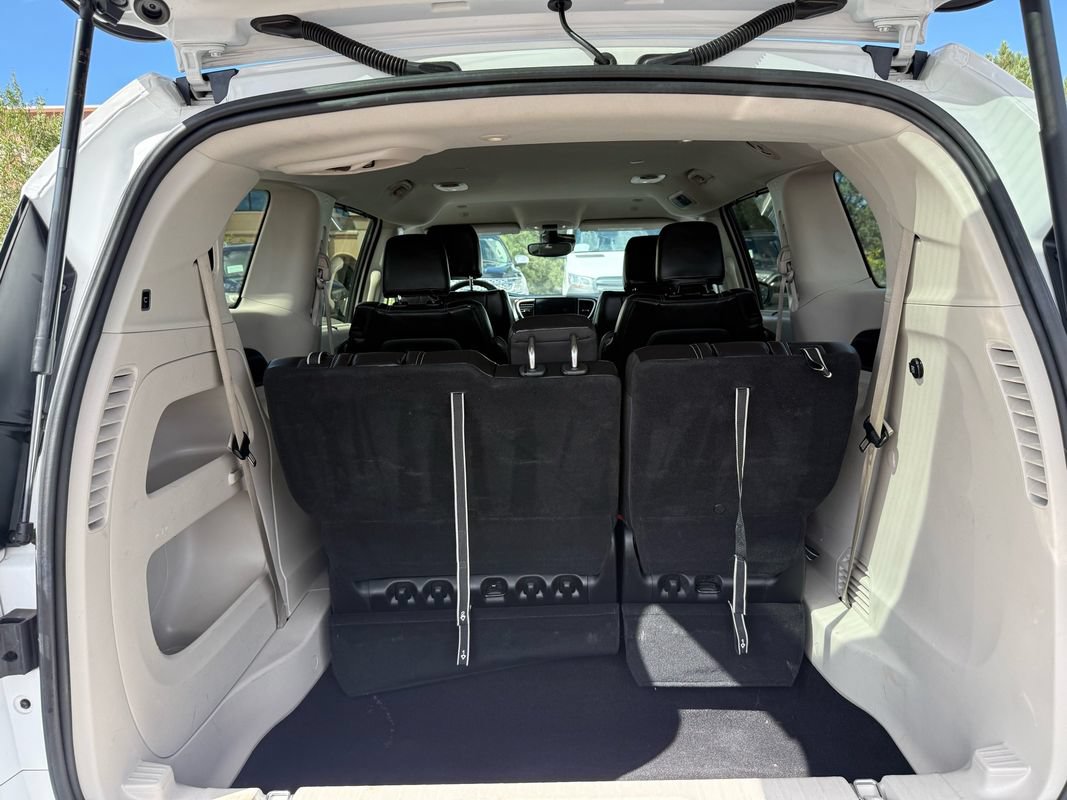 Used 2024 Chrysler Pacifica Touring-L FWD image 19