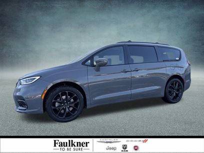 Used 2021 Chrysler Pacifica Touring-L w/ Premium & Safety Sphere Group